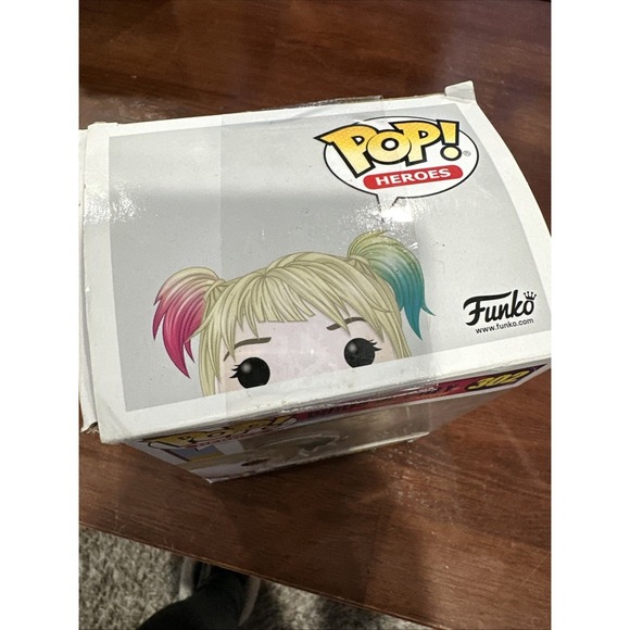 Funko Pop! Vinyl: DC Universe - Harley Quinn Caution Tape #302 - Picture 3 of 3